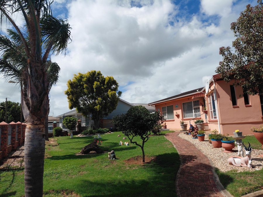 4 Bedroom Property for Sale in Bothasrus Eastern Cape